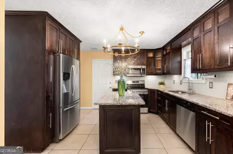 Kitchen - 2431 Stonebridge Ln, Duluth, GA 30096 photo 2 of 3