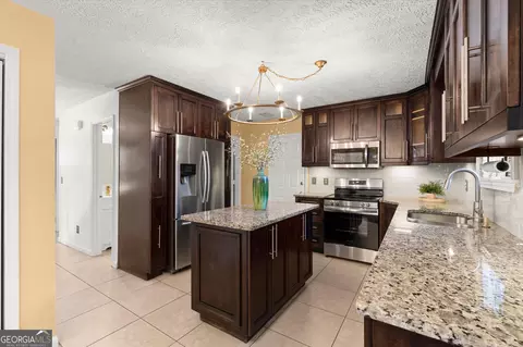 Kitchen - 2431 Stonebridge Ln, Duluth, GA 30096 photo 3 of 3