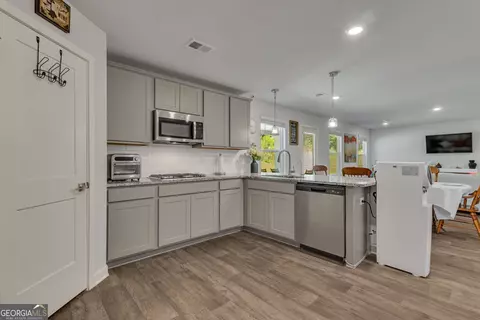 Kitchen - 706 Windstream Dr, Lagrange, GA 30241 photo 2 of 3