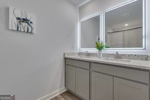 Bath - 706 Windstream Dr, Lagrange, GA 30241 photo 3 of 3