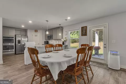 Dining - 706 Windstream Dr, Lagrange, GA 30241 photo 2 of 2