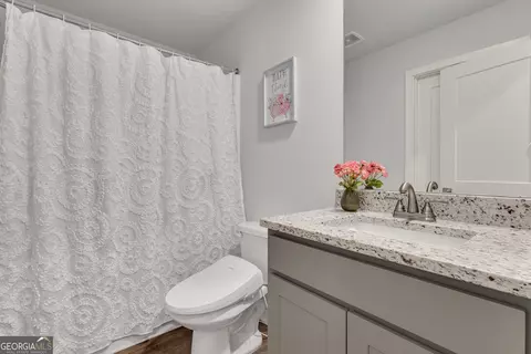 Bath - 706 Windstream Dr, Lagrange, GA 30241 photo 1 of 3