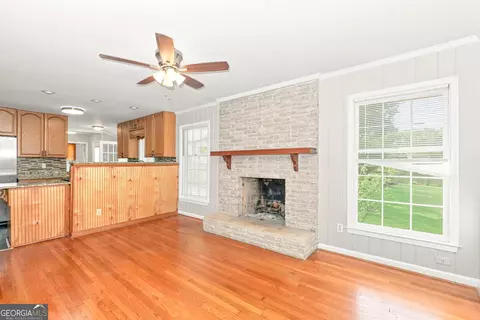 Living - 85 North Dr, Hampton, GA 30228 photo 2 of 4