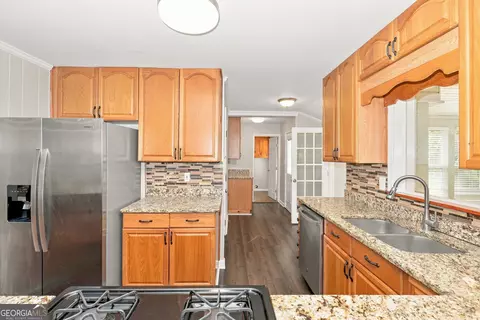 Kitchen - 85 North Dr, Hampton, GA 30228 photo 1 of 3
