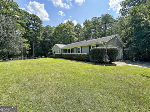 Exterior - 5 Smokemont Dr, Lagrange, GA 30241 photo 2 of 11