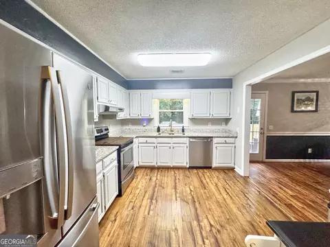 Kitchen - 5 Smokemont Dr, Lagrange, GA 30241 photo 1 of 3