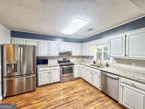 Kitchen - 5 Smokemont Dr, Lagrange, GA 30241 photo 3 of 3