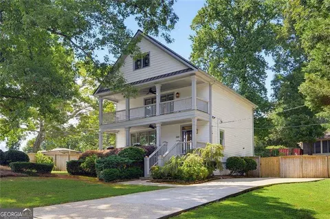 2009 Delphine Dr, Decatur, GA 30032
