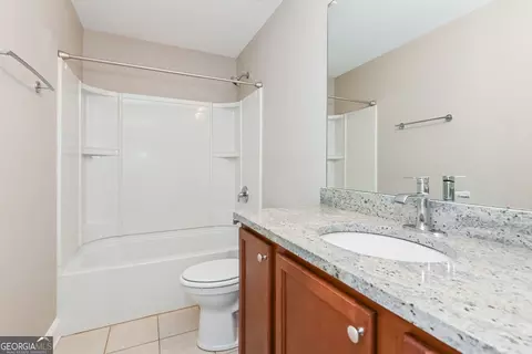 Bath - 3565 Flycatcher Way, Duluth, GA 30097 photo 4 of 5