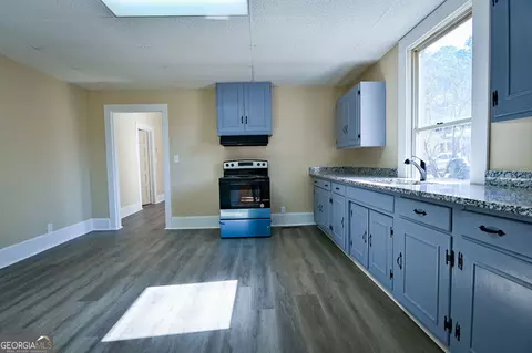 Kitchen - 3 Bay St, Covington, GA 30014 photo 2 of 2