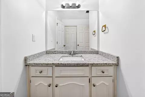 Bath - 106 Mckinley Cir, Lagrange, GA 30240 photo 5 of 7