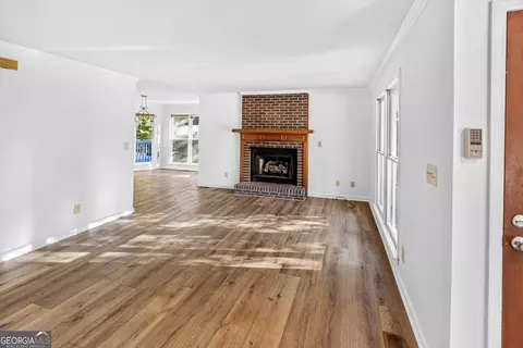 Living - 106 Mckinley Cir, Lagrange, GA 30240 photo 2 of 4