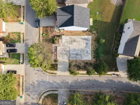 140 Whimsical Ct, Locust Grove, GA 30248