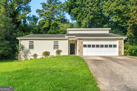 654 Village Creek Dr SW, Lilburn, GA 30047