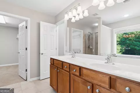 Bath - 710 Berkeley Ter, Canton, GA 30115 photo 3 of 4