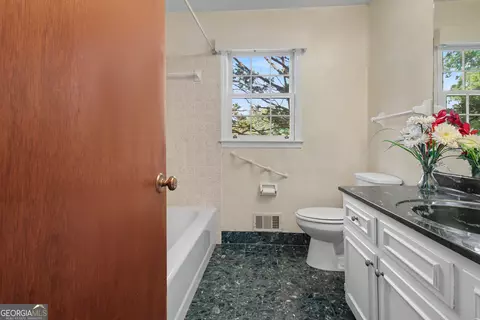 Bath - 45 North Dr, Hampton, GA 30228 photo 3 of 8