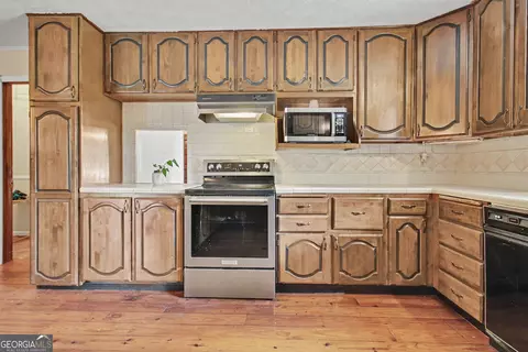 Kitchen - 45 North Dr, Hampton, GA 30228 photo 3 of 5