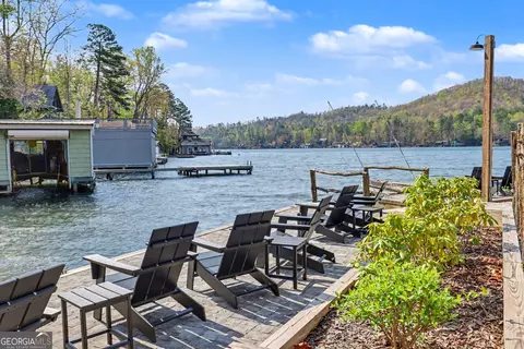 82 Buckeye Ln, Clayton, GA 30525