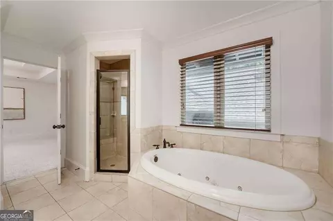Bath - 3406 Keswick Ct, Chamblee, GA 30341 photo 2 of 7