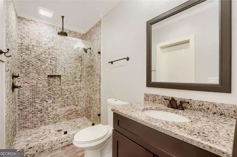 Bath - 3406 Keswick Ct, Chamblee, GA 30341 photo 6 of 7