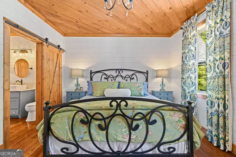 Bedroom - 115 Sunset Dr, Tiger, GA 30576 photo 2 of 6