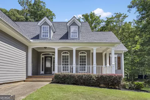 Exterior - 405 Rosser Rd, Covington, GA 30016 photo 2 of 9