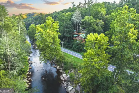 55 River Bend Ln, Blue Ridge, GA 30513