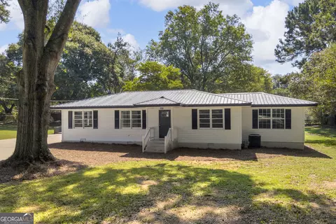 1845 Cherokee Rd, Winterville, GA 30683