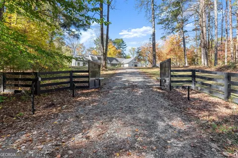 Exterior - 441 Tanglewood Dr, Canton, GA 30115 photo 5 of 18
