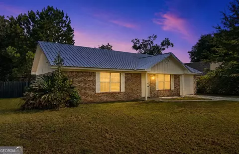 1435 Firefinder Ln, Hinesville, GA 31313