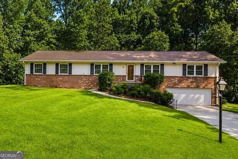 231 Suburban Dr, Kennesaw, GA 30144