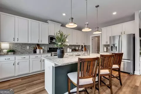 204 Meadows Ct, Woodstock, GA 30189