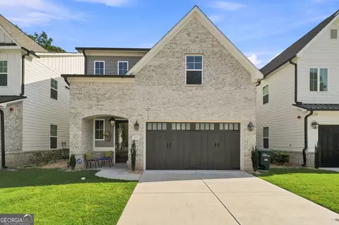 229 Scottsdale Dr, Marietta, GA 30064