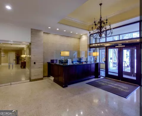 300 W Peachtree St 21 J, Atlanta, GA 30332