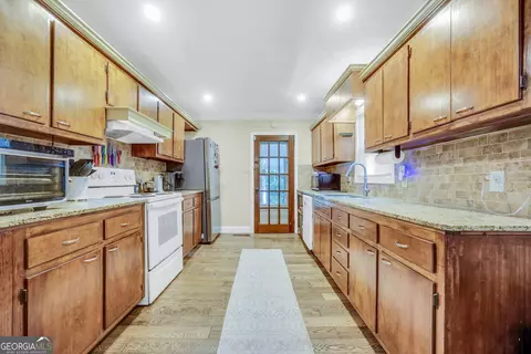Kitchen - 234 Malier Rd, Hampton, GA 30228 photo 4 of 4