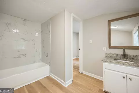 Bath - 603 Park Ave, Lagrange, GA 30240 photo 5 of 5