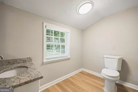 Bath - 603 Park Ave, Lagrange, GA 30240 photo 2 of 5