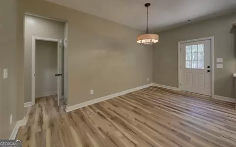 Entry Way - 55 Wesley Cir, Toccoa, GA 30577 photo 3 of 7