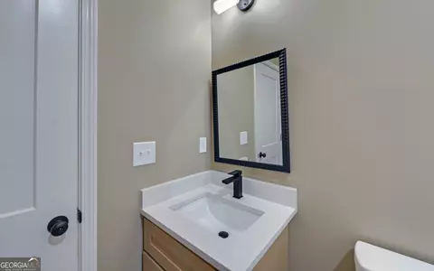 Bath - 55 Wesley Cir, Toccoa, GA 30577 photo 4 of 5