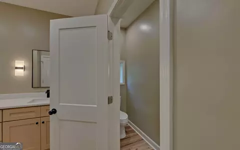 Bath - 55 Wesley Cir, Toccoa, GA 30577 photo 3 of 5