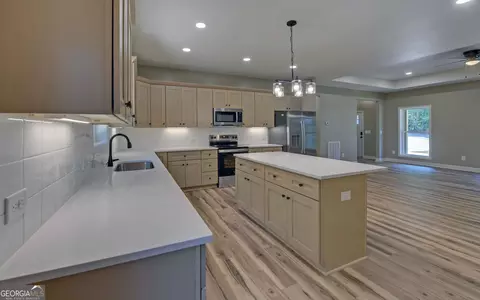 Kitchen - 55 Wesley Cir, Toccoa, GA 30577 photo 2 of 3