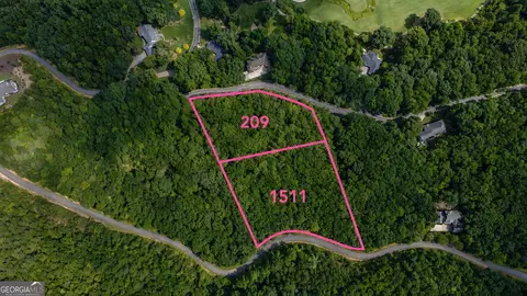 1057 Orchard Dr, Clarkesville, GA 30523
