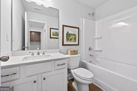 Bath - 1138 Bartlett Trce, Suwanee, GA 30024 photo 1 of 3