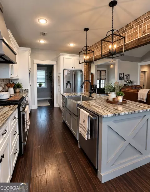Kitchen - 9999 Lynntown Rd, Collins, GA 30421 photo 3 of 3