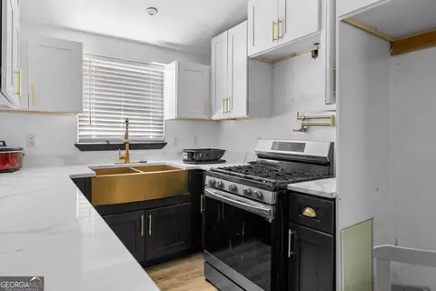 Kitchen - 16 Robin Rd, Austell, GA 30168 photo 3 of 3