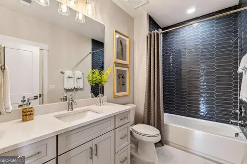 Bath - 403 Reserve Way, Savannah, GA 31401 photo 5 of 6