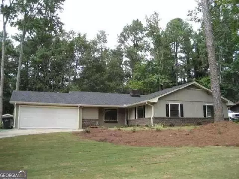 1398 Fairfield Dr SW, Lilburn, GA 30047
