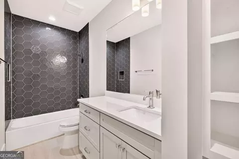Bath - 515 Reserve Way, Savannah, GA 31401 photo 3 of 4