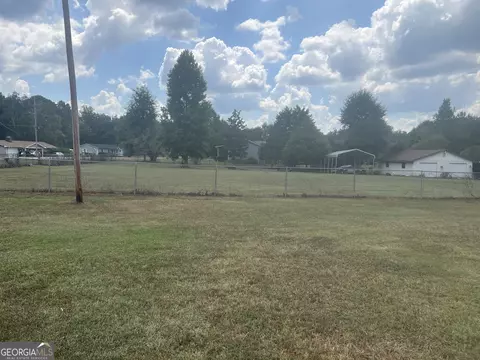 Exterior - 1529 S Davis Rd, Lagrange, GA 30241 photo 2 of 4
