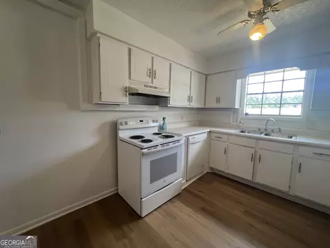 Kitchen - 1529 S Davis Rd, Lagrange, GA 30241 photo 1 of 2